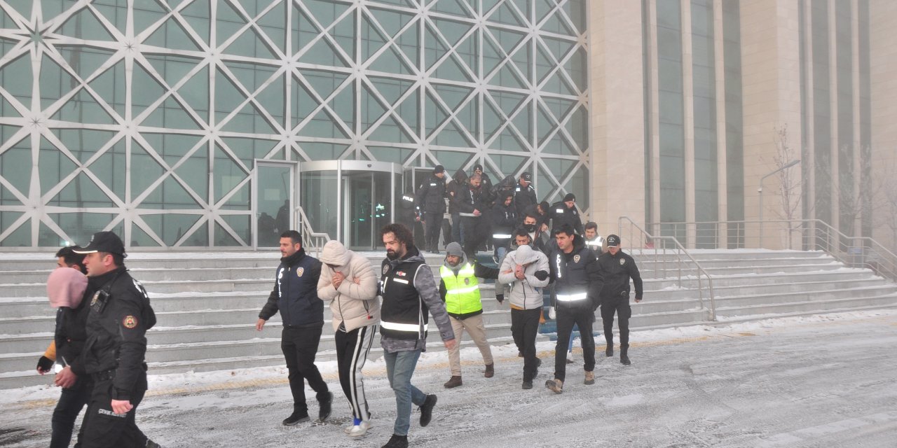 Sahte fenomen sayfalarından dolandırıcılık yapan çeteyi Siber çökertti