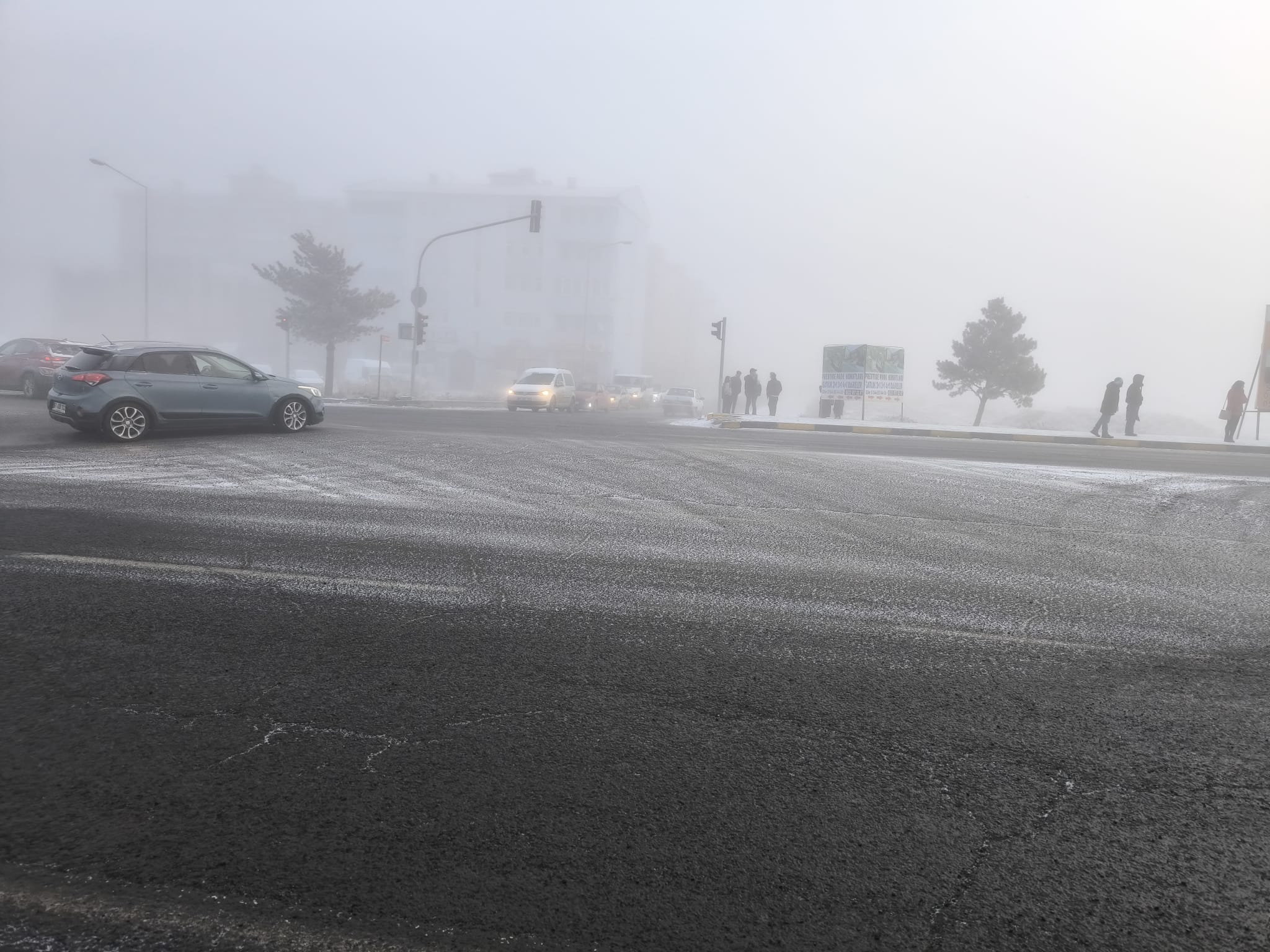 Kars’ta hava ulaşımına sis engeli!