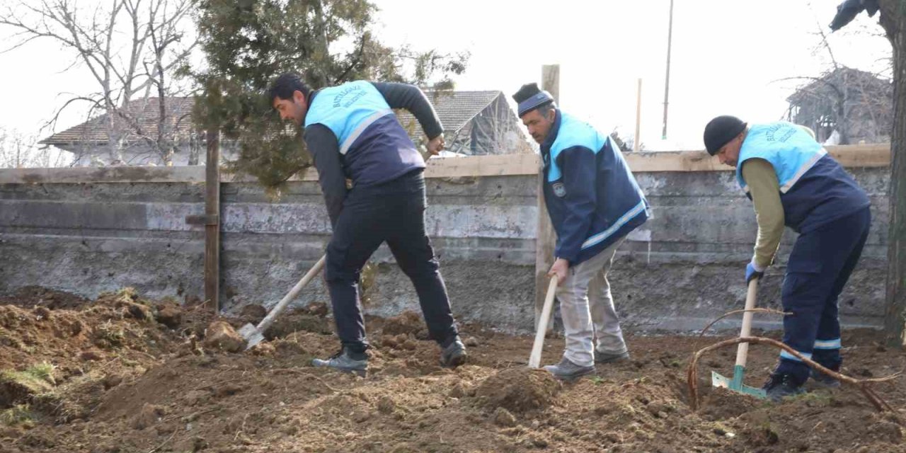 Battalgazi’de yeşil alanlar yenileniyor