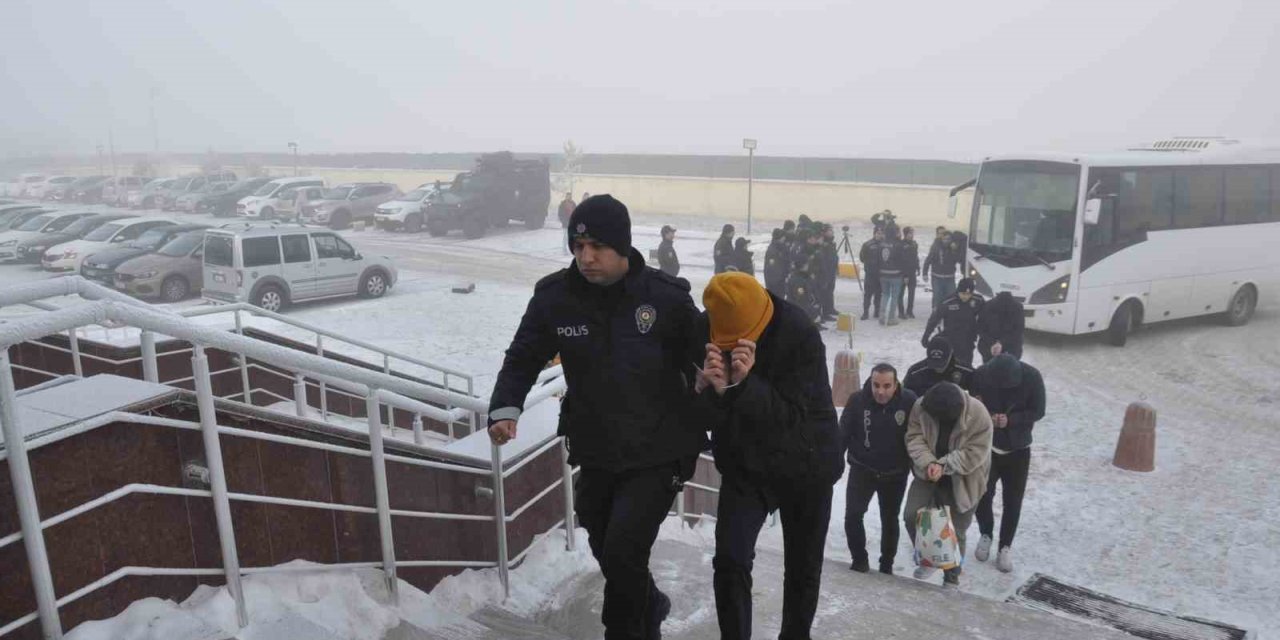 Kars’ta ’fenomen çetesi’ operasyonunda 16 tutuklama