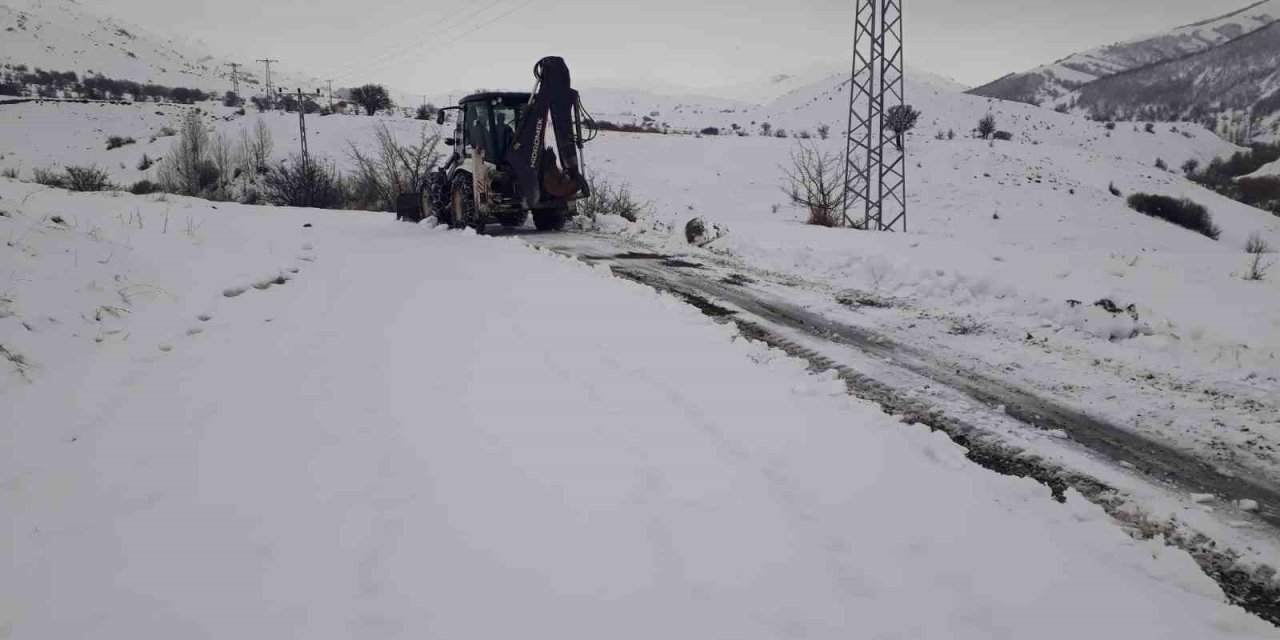 Tunceli’de köy yollarının tamamı açıldı