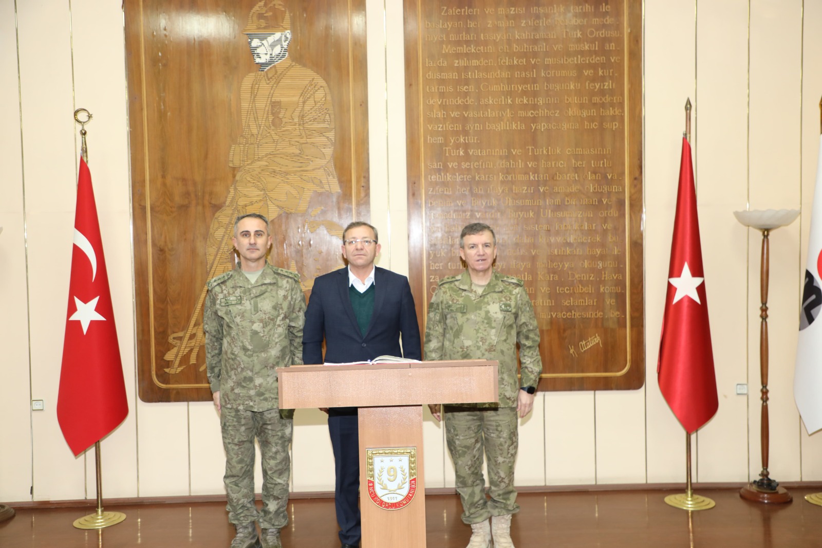 Vali Polat, Sarıkamış 9'uncu Komando Tugay Komutanlığı'nı ziyaret etti