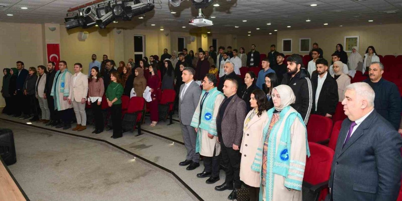 Eczacılık fakültesi öğrencileri beyaz önlükle mesleğe ilk adımlarını attılar