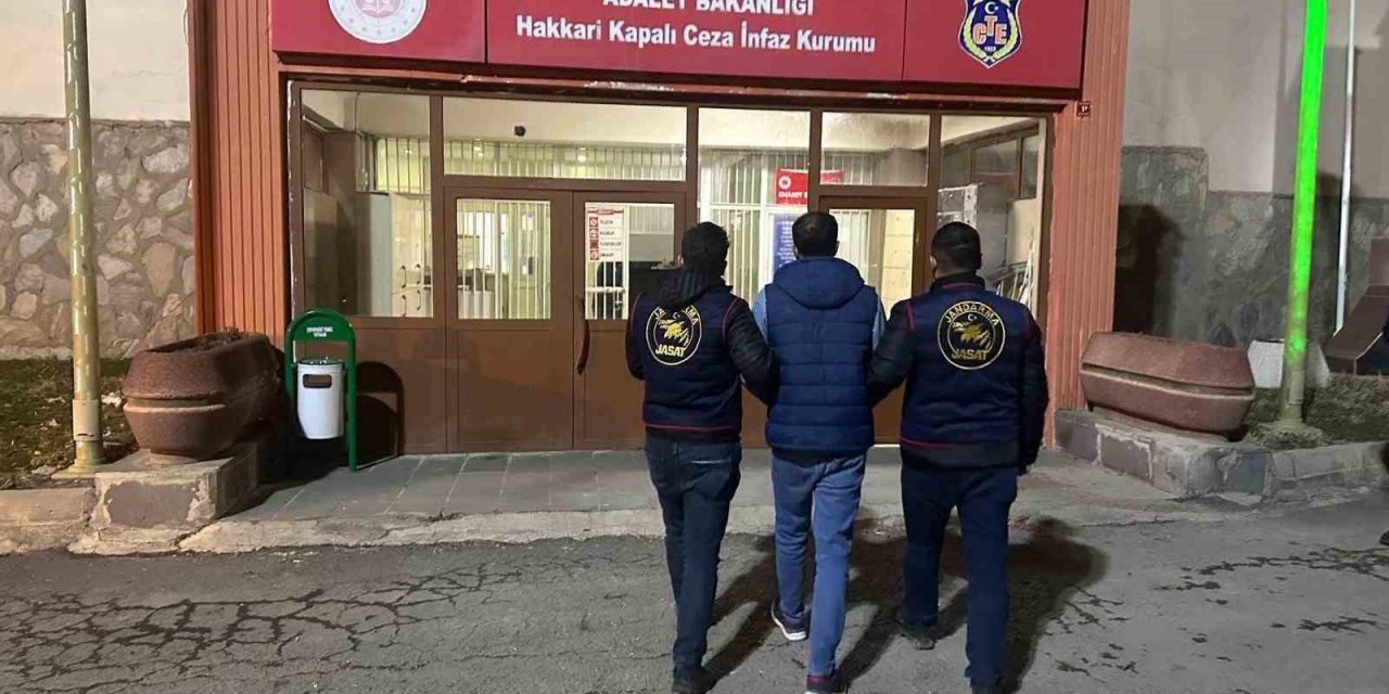 Hakkari’de çeşitli suçlardan aranan bin 445 kişi yakalandı