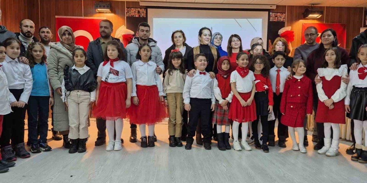 Yakutiye’de İstiklâl Marşı’nı güzel okuma şiir yarışması düzenlendi