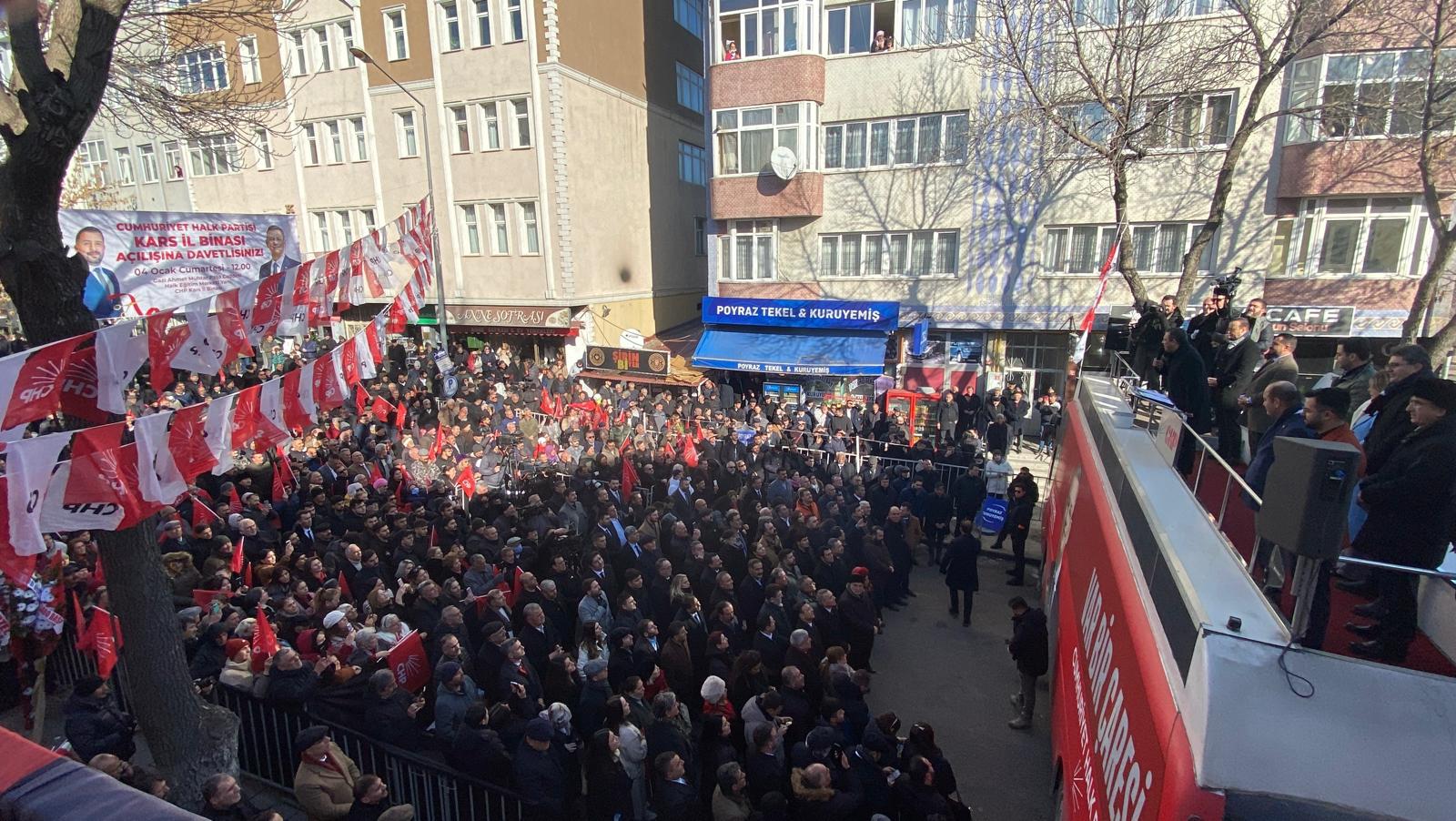 CHP Lideri Özel, partisinin Kars il binasını açtı