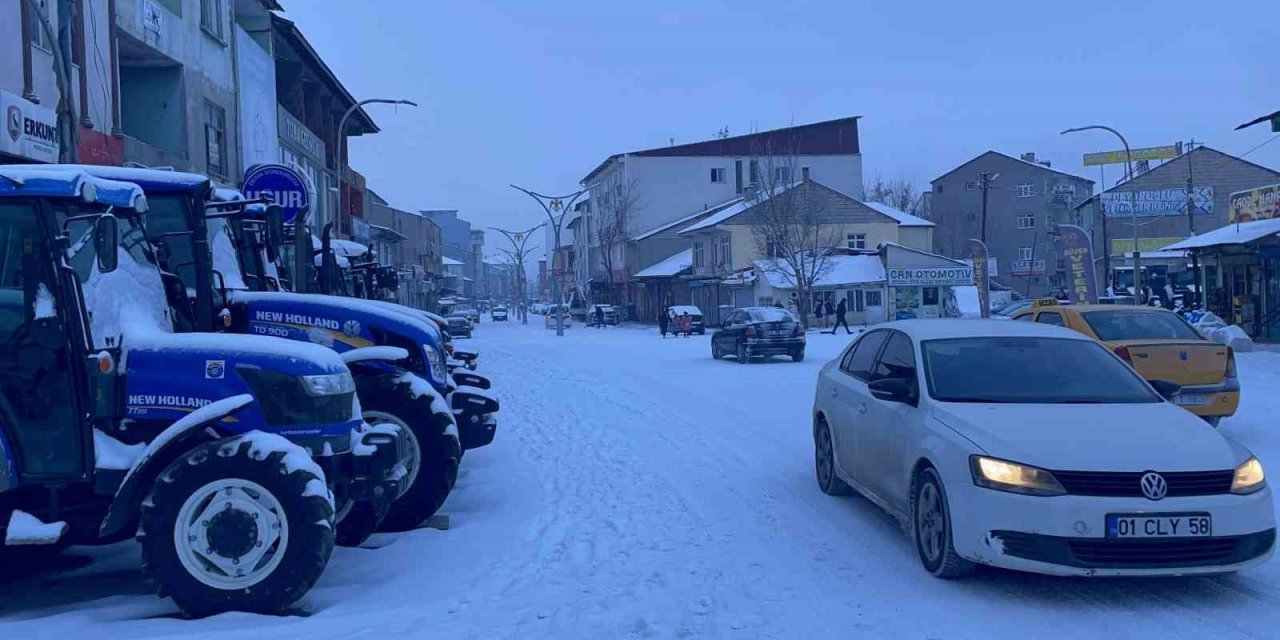 Malazgirt’te dondurucu soğuklar