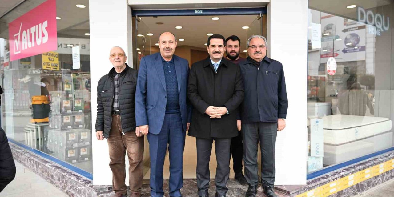 Taşkın İnönü caddesi esnafı ile bir araya geldi