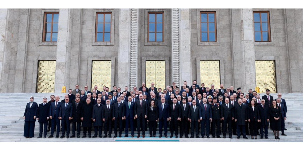 Vali Aydoğdu Gazi Meclisinde düzenlenen programa katıldı