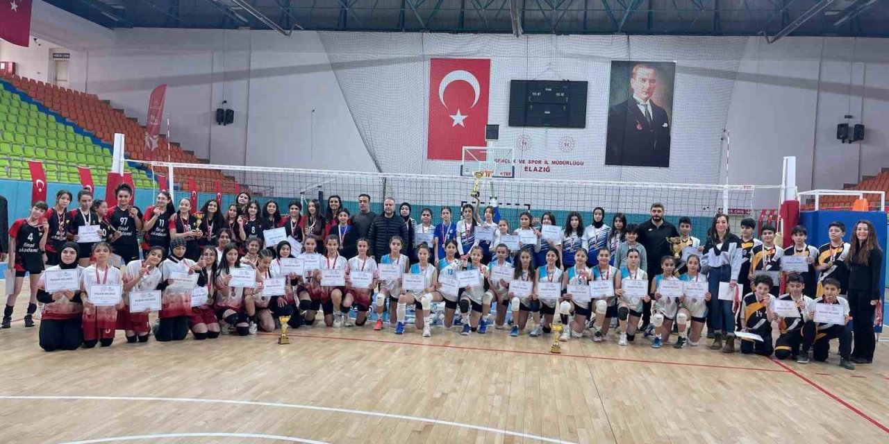 Elazığ’da okul sporları voleybol müsabakaları sona erdi