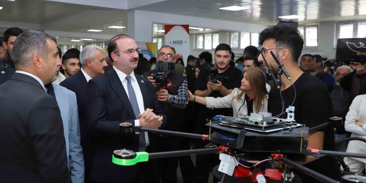 Atatürk Üniversitesi’nin ÜNİDES Başarısı; Gençler geleceğe iz bırakıyor