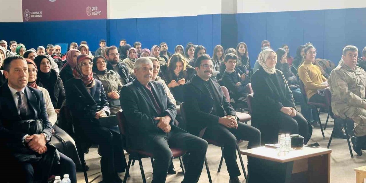 "Ailede İletişim” konulu konferans düzenlendi