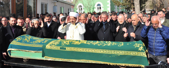 DEM Lideri Tuncer Bakırhan'ın babası son yolculuğuna uğurlandı