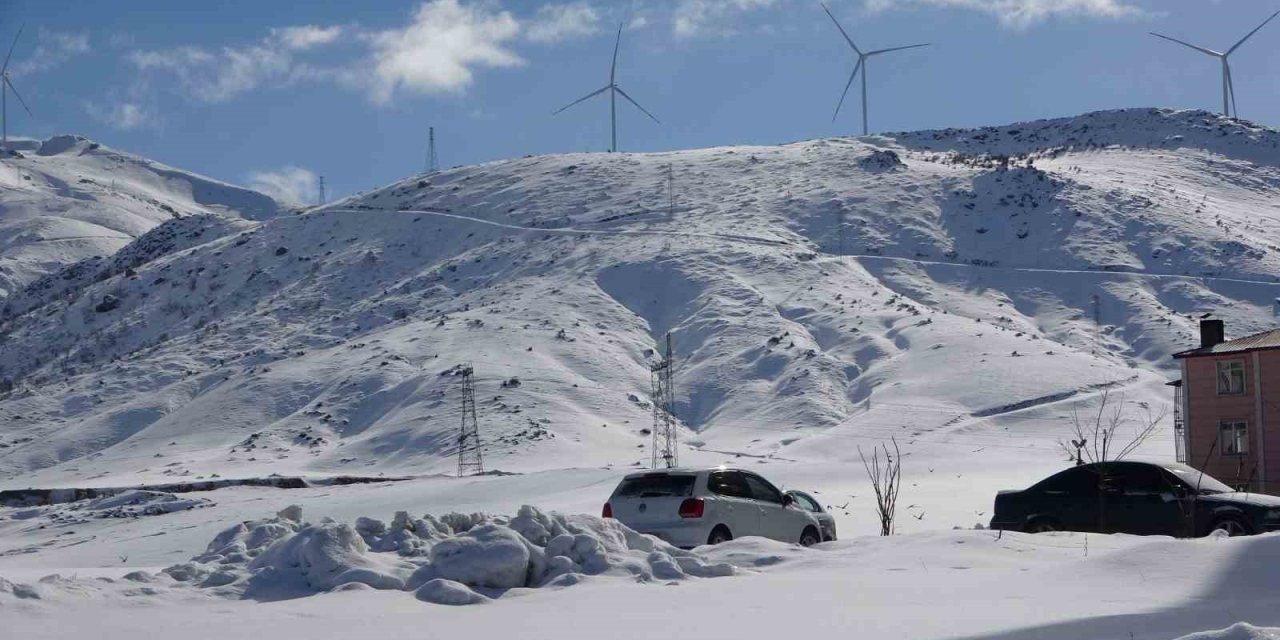 Bitlis’te 27 köy yolunu ulaşıma kapandı