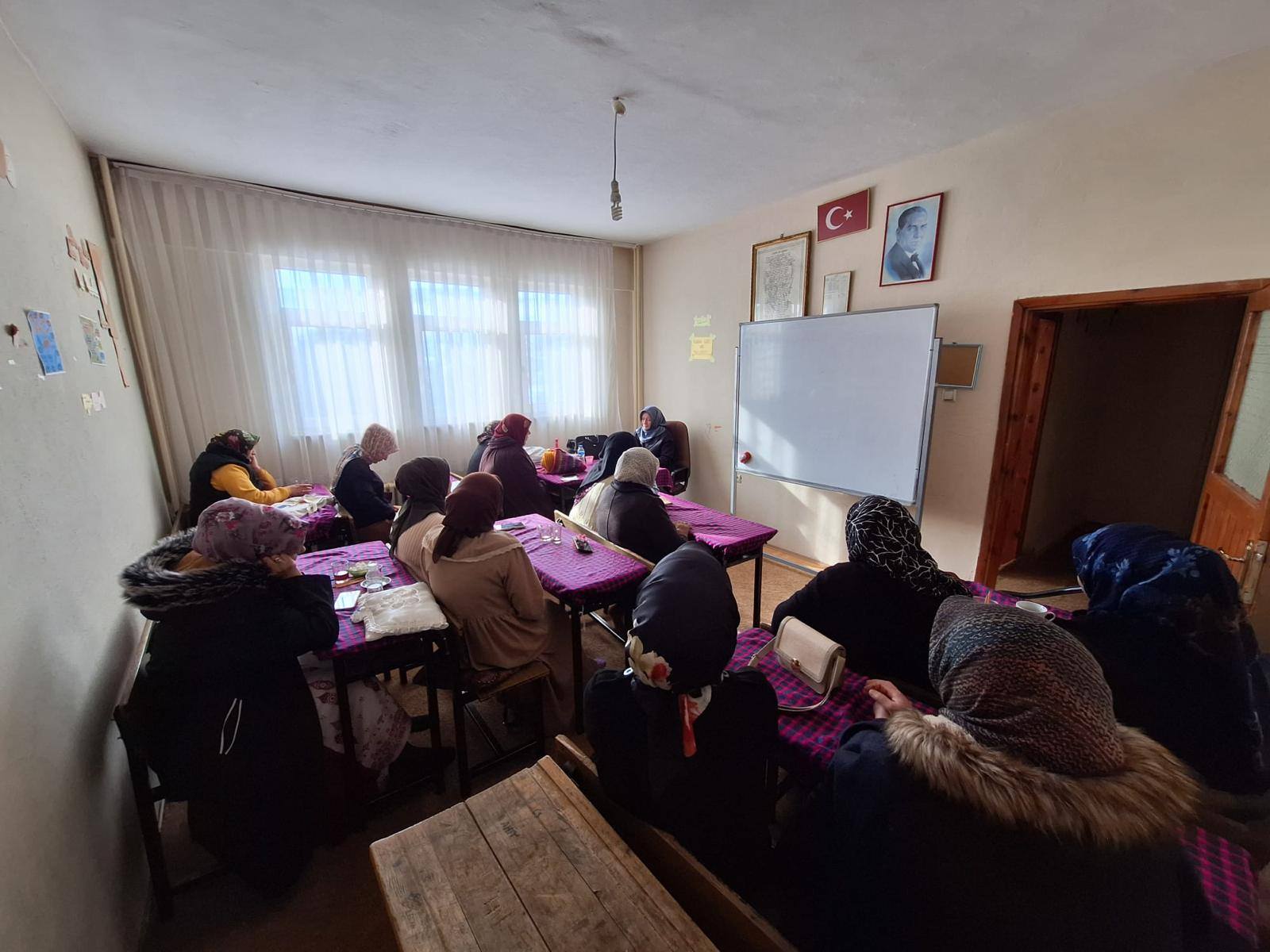 Susuz’da Aile Okulu Seminerleri Düzenlendi