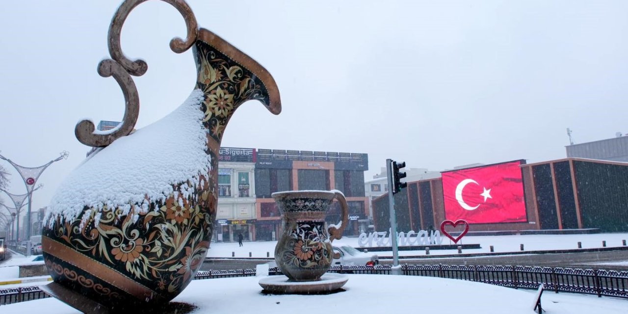 Erzincan beyaza büründü