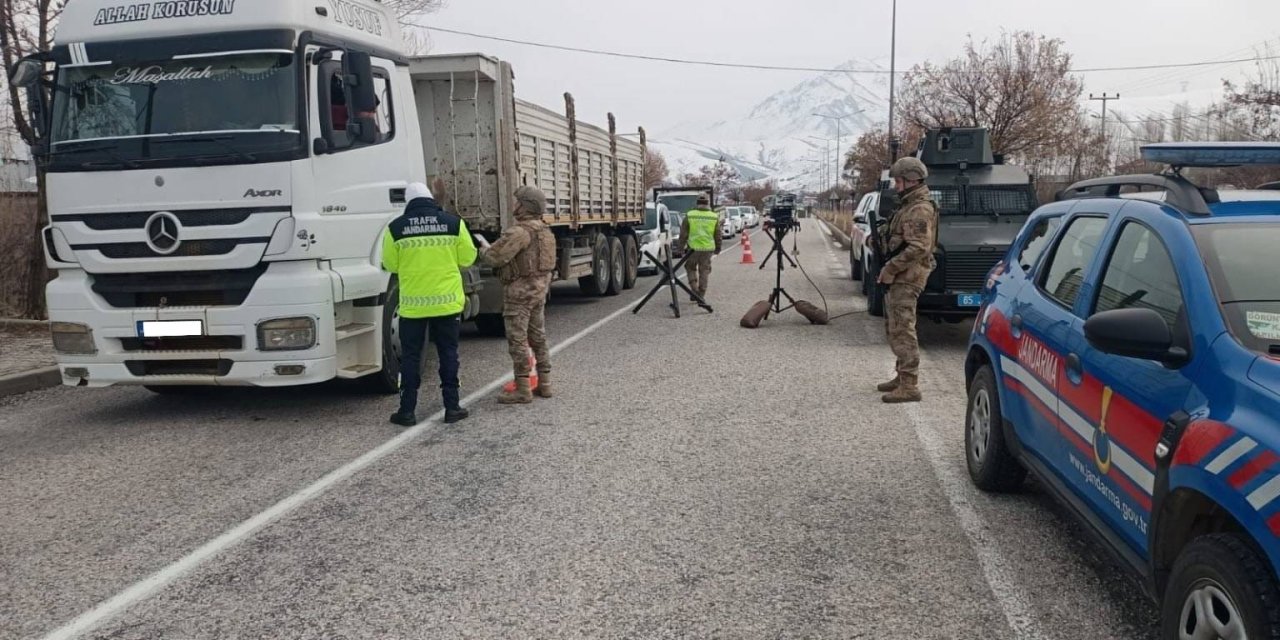 Van’da farklı suçlardan 16 kişi tutuklandı