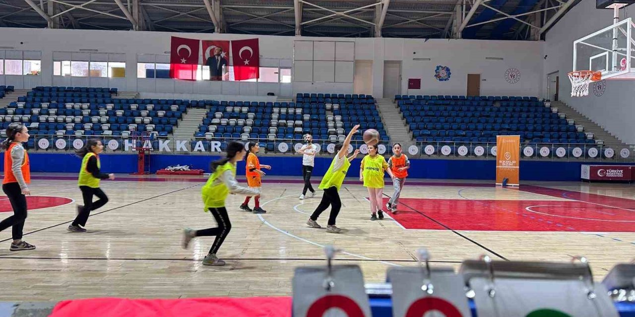 Hakkari’de 1416 çocuk basket oynuyor