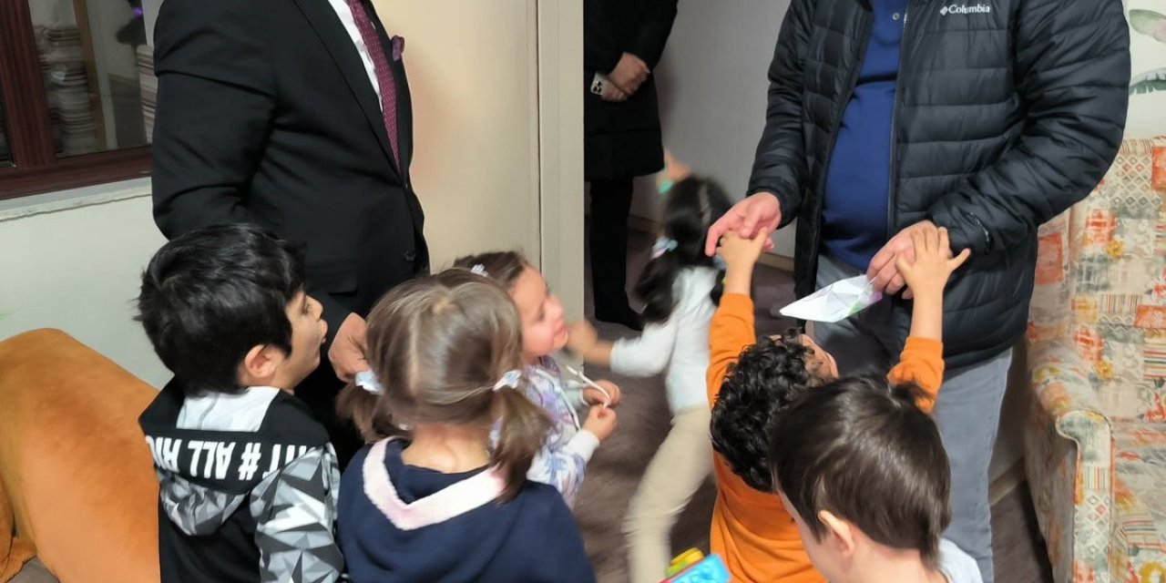 Bakan Yardımcısı Tarıkdaroğlu, Nenehatun Çocuk Evleri Sitesi’nde denetimlerde bulundu