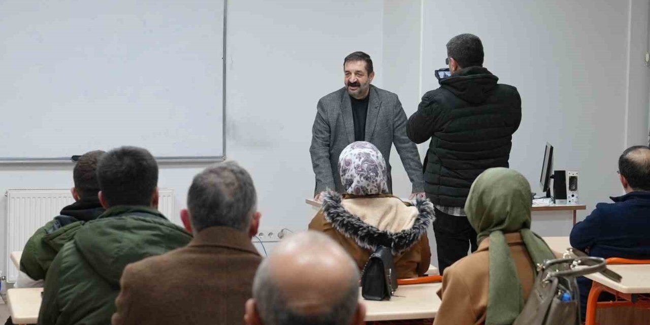 Elazığ Belediyesi 3. yazarlık atölyesi başladı