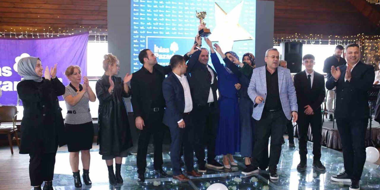 İhlas Pazarlama başarılı ofis ve personellerini ödüllendirdi