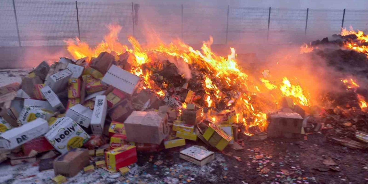 Ağrı’da 23 kamyon dolusu güvenilir olmayan gıda ürünü imha edildi