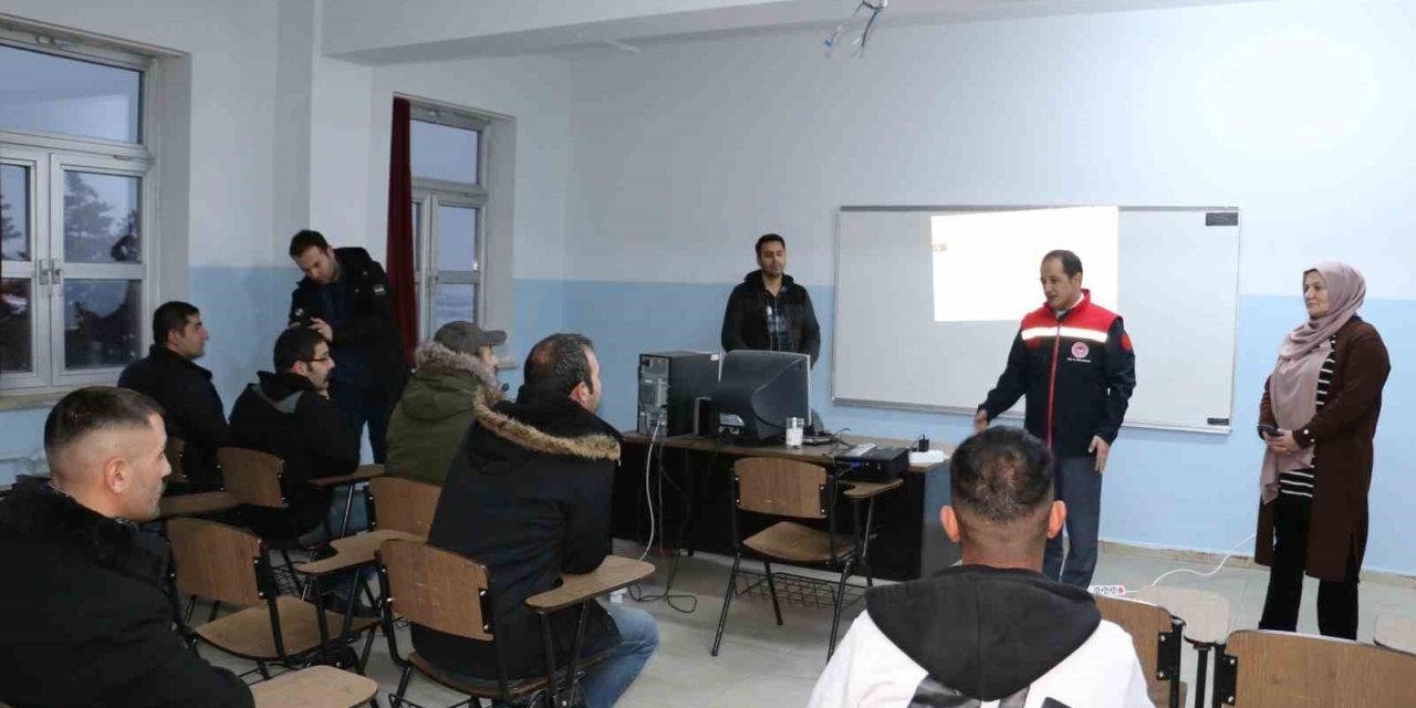 Üzümlü’de "Tehlikeli ve Çok Tehlikeli İşlerde Et ve Et Ürünleri İşlemeciliği" kursu açıldı