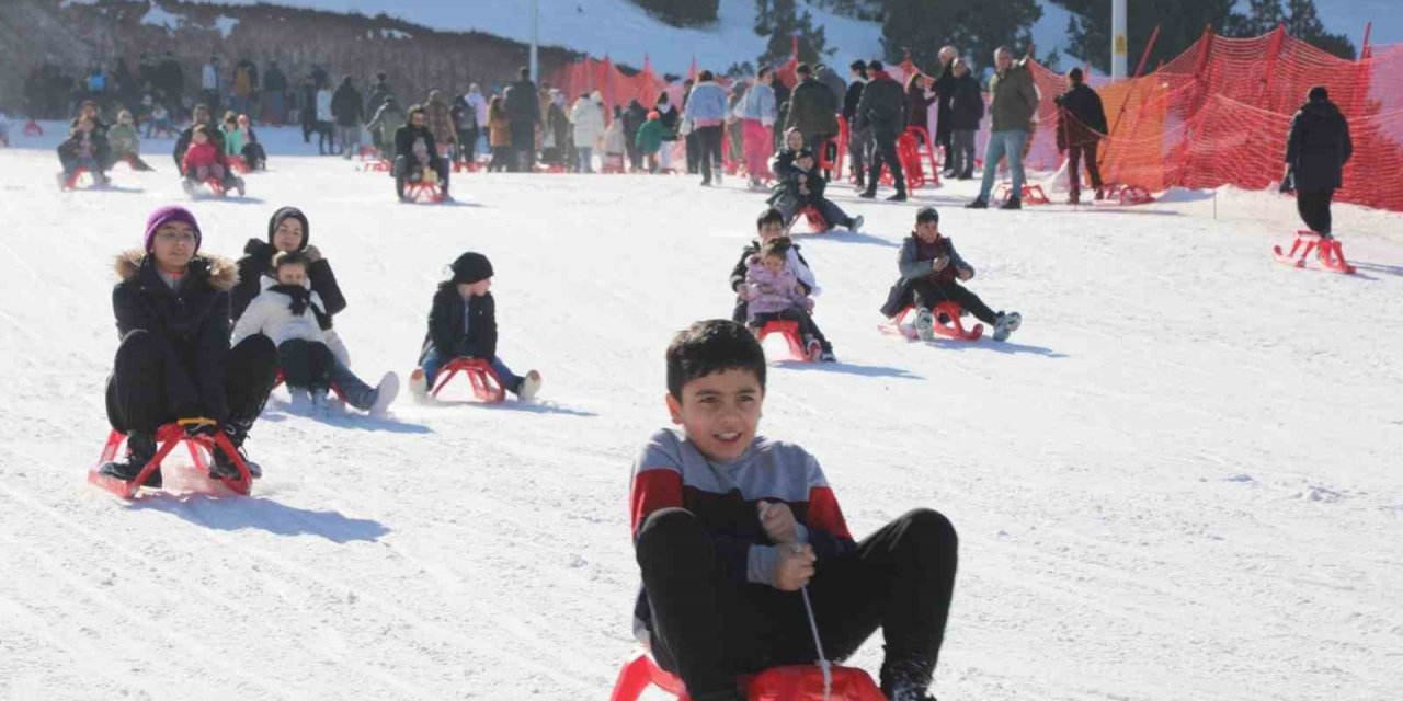 Ergan Kayak Merkezinde hafta sonu yoğunluğu