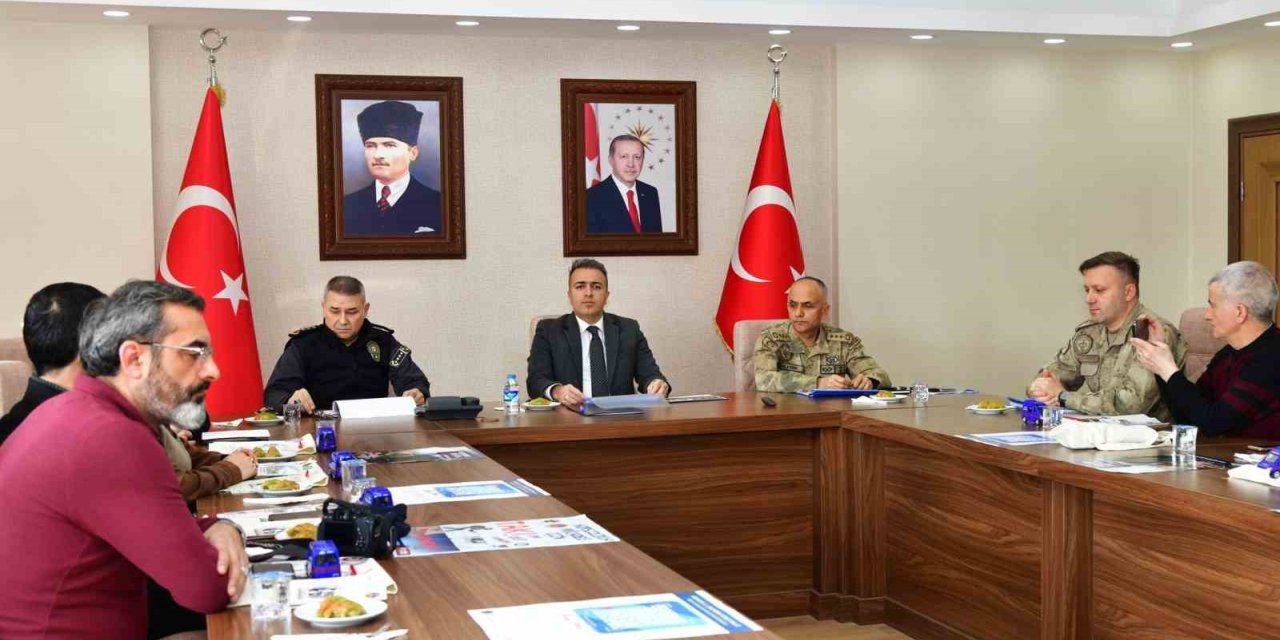 Ardahan’da "Kapı Kapı Jandarma projesi" ile hayvan hırsızlıklarını önleme çalışmaları sürüyor