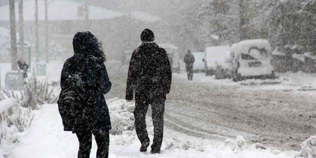 Otlukbeli ve Çayırlı buz tuttu