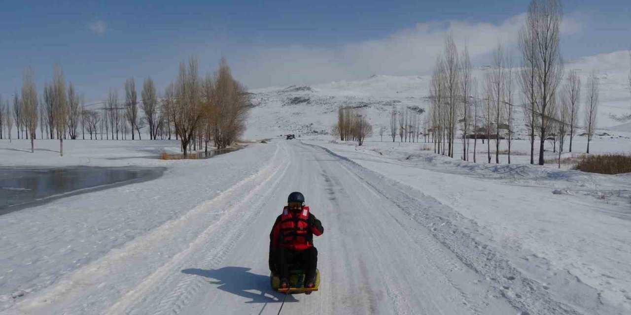 Karda lastik rafting heyecanı