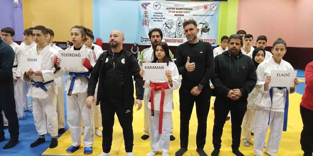 Muay Thai’de Elazığ, madalyaları kaptı