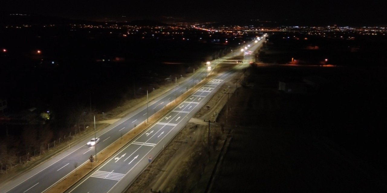 Elazığ’da ışıklandırılan şehirlerarası yollar daha güvenli hale getirildi