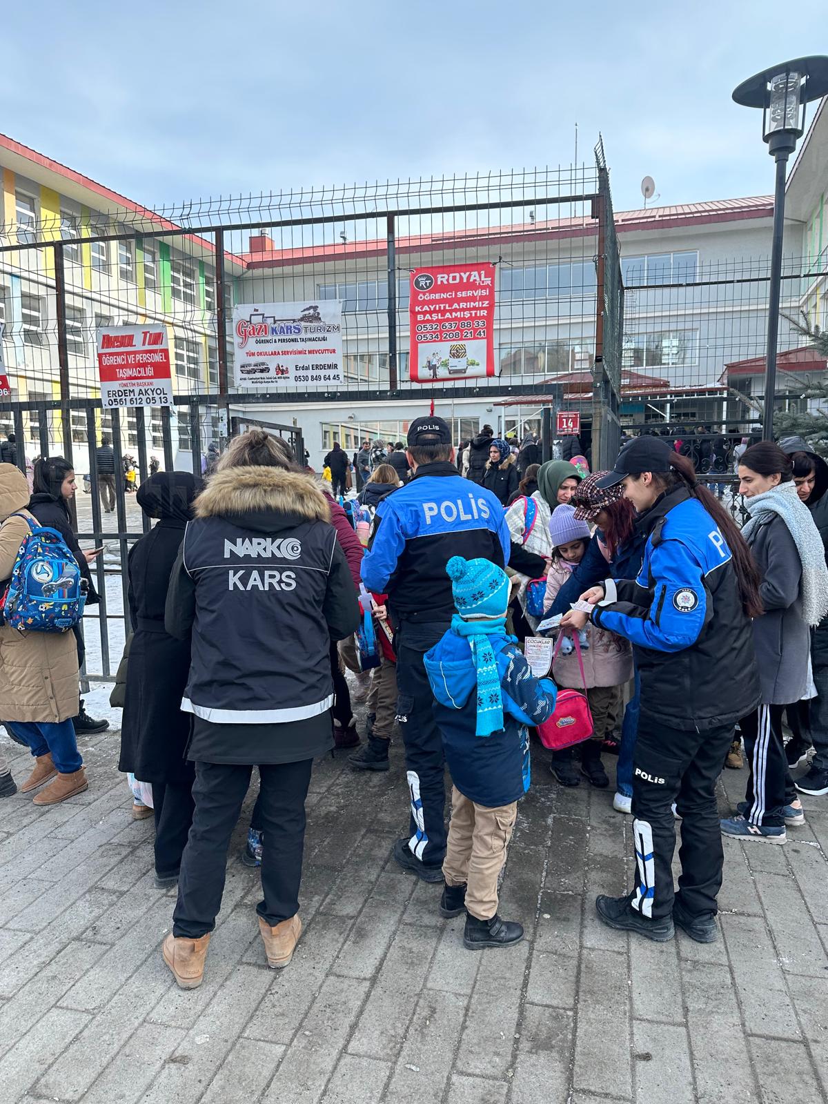 Kars’ta öğrencilere asayiş ve güvenlik eğitimi verildi