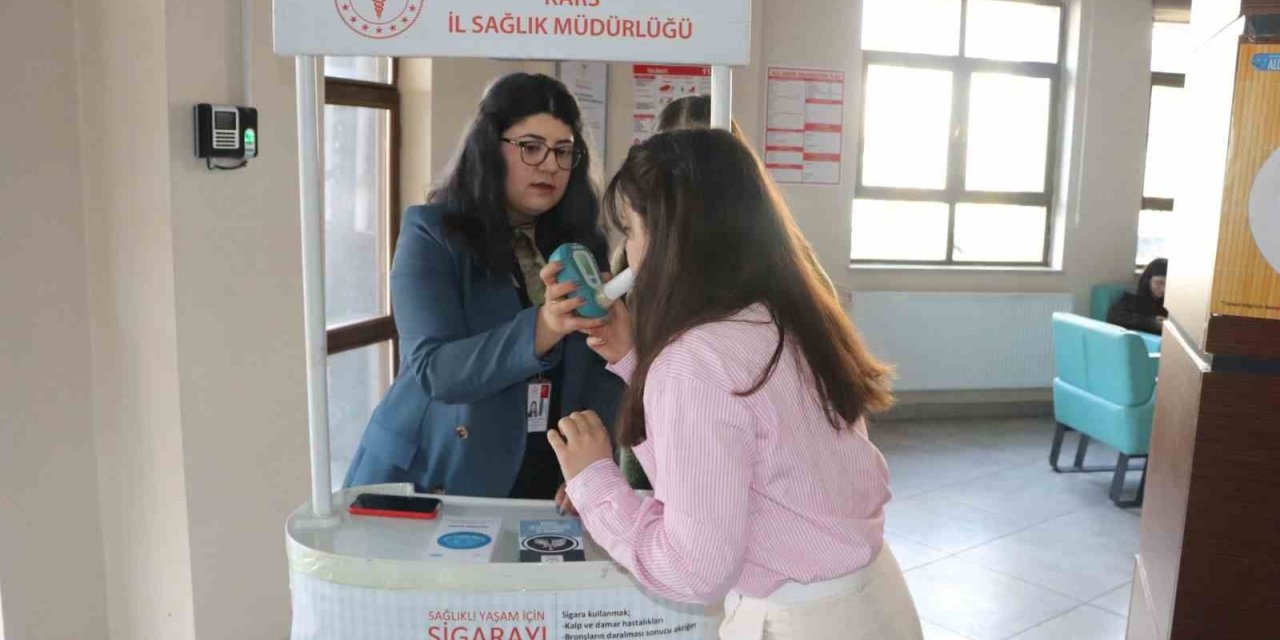Kars’ta sigarayı bırakma günü etkinliği