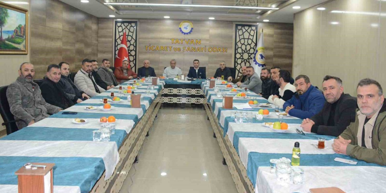 Tatvan’da tekstil sektörünün sorunları masaya yatırıldı