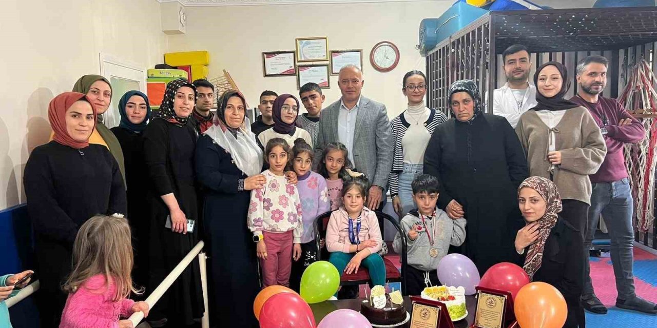 Tatvanlı sporcular Türkiye şampiyonasından dereceyle döndü