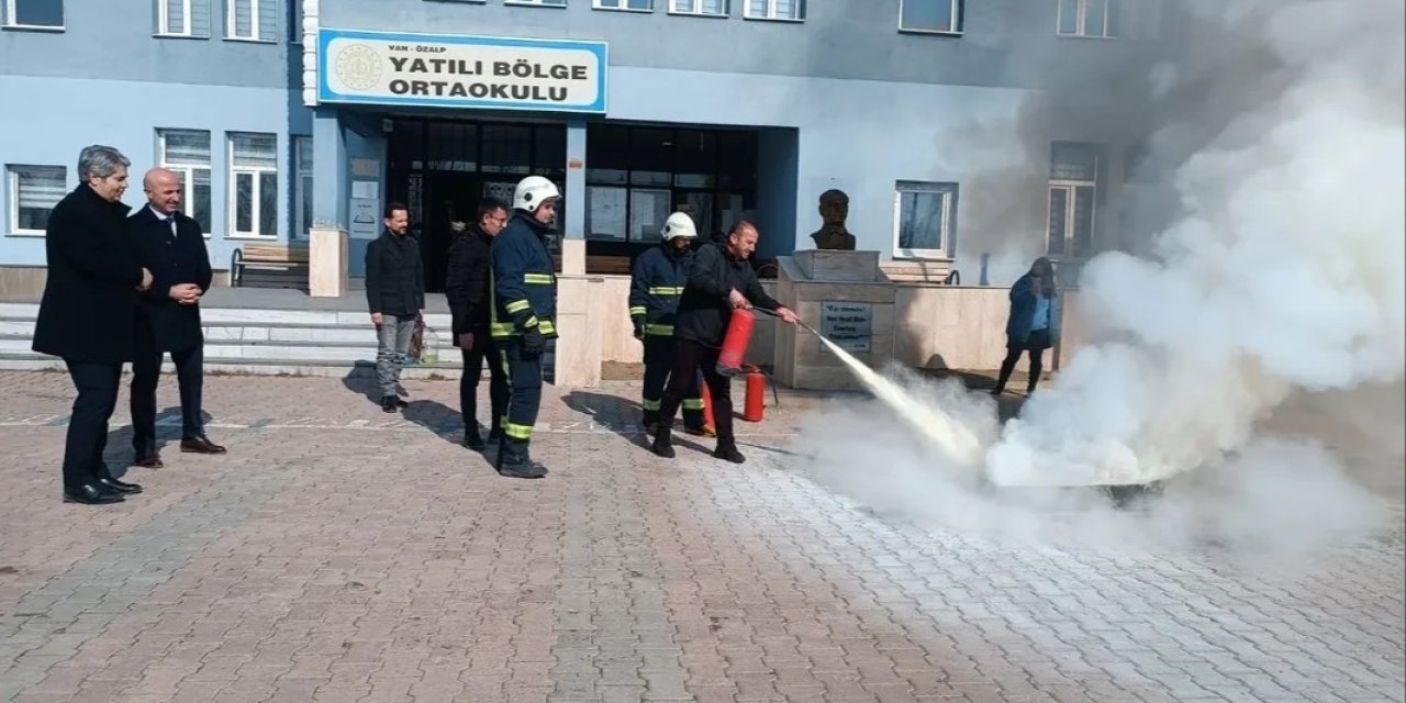 Özalp Yatılı Bölge Okulunda yangın tatbikatı