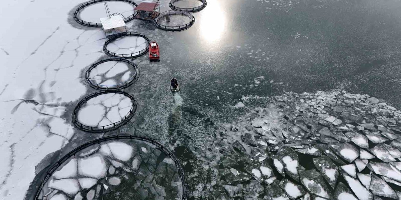 Sibirya soğuklarının hakim olduğu Erzincan’da göller dondu
