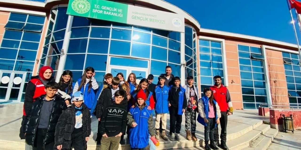 Diyadin gençleri Doğubayazıt’ın keyfini çıkardı