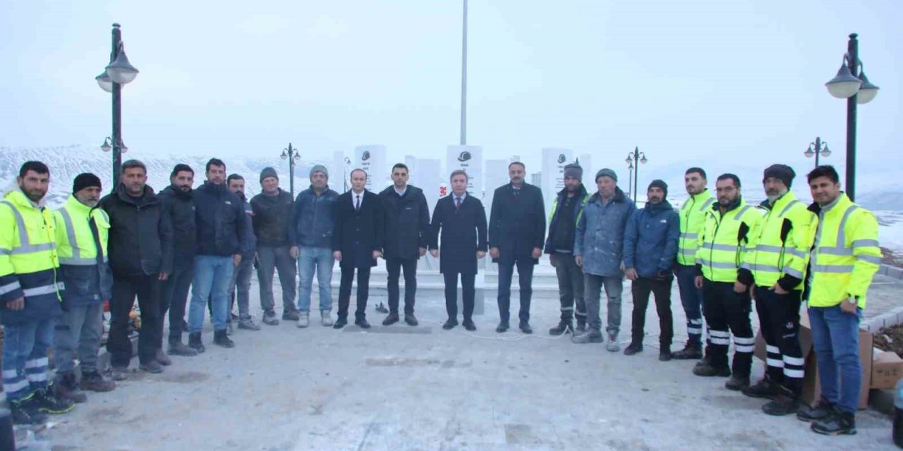 Maden kazasında vefat eden işçiler için anıt yapıldı