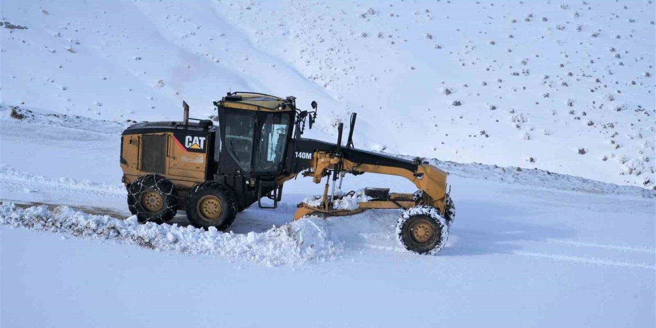 Muş’ta 25 köy yolu kapandı