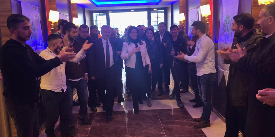 Buldan: “Kars halkı bu çukur ve çamur anlayışını Doğu Ekspresi’ne bindirip Ankara’ya gönderecek”