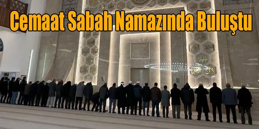 Kars'ta Cemaat Sabah Namazında Buluştu