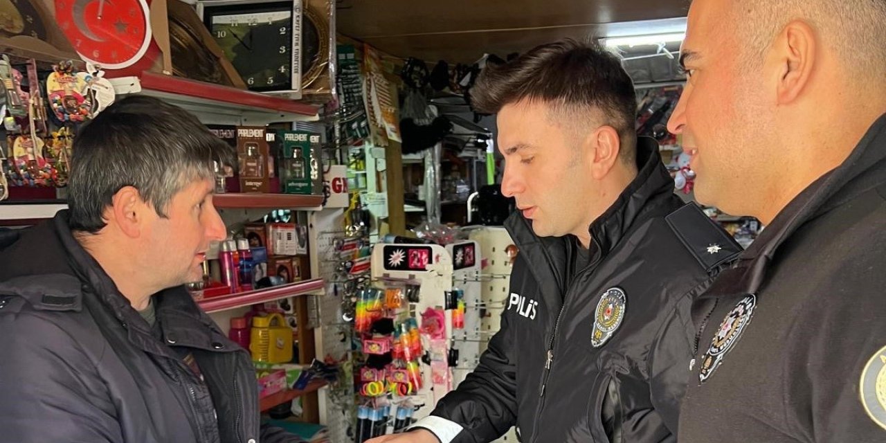 Ardahan’da polis; KADES, güvenli internet ve dolandırıcılık bilgilendirmesi yaptı