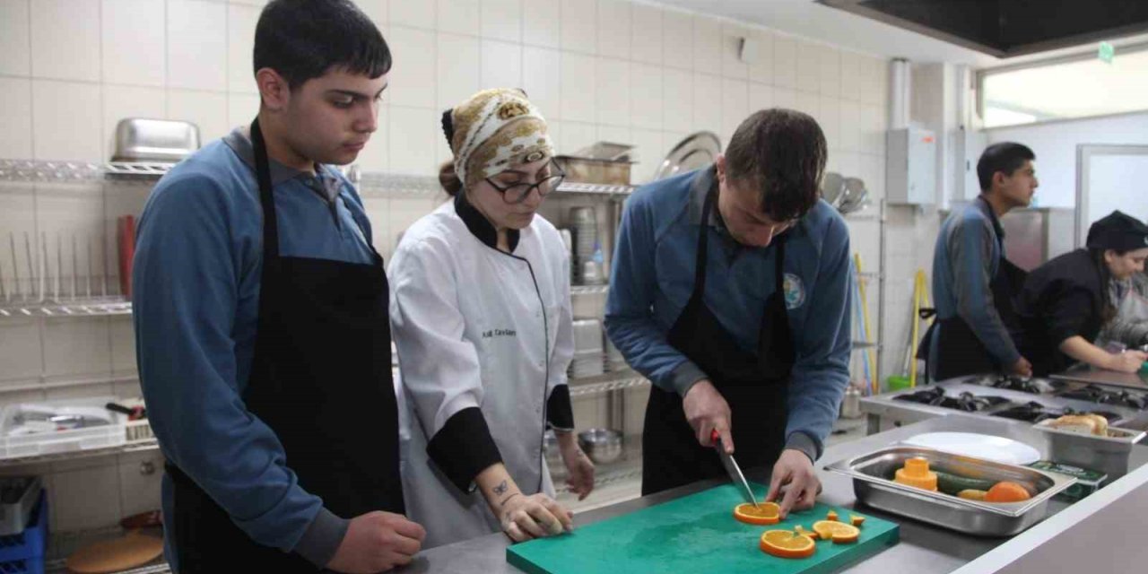 Zihinsel engelli bireyler mutfağa girdi