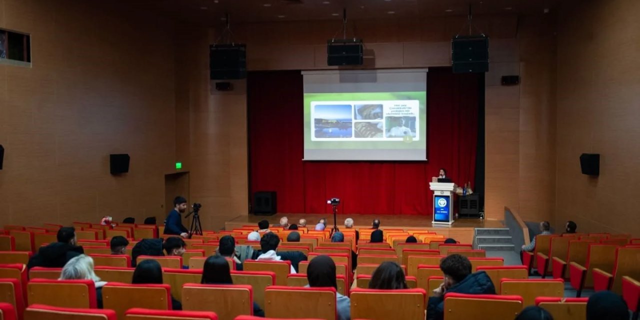 "Bir Eve Dönüş Hikayesi" konferansı düzenlendi