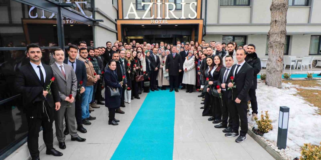 Vali Aydoğdu Erzincan’a yeni atanan öğretmenlerle bir araya geldi