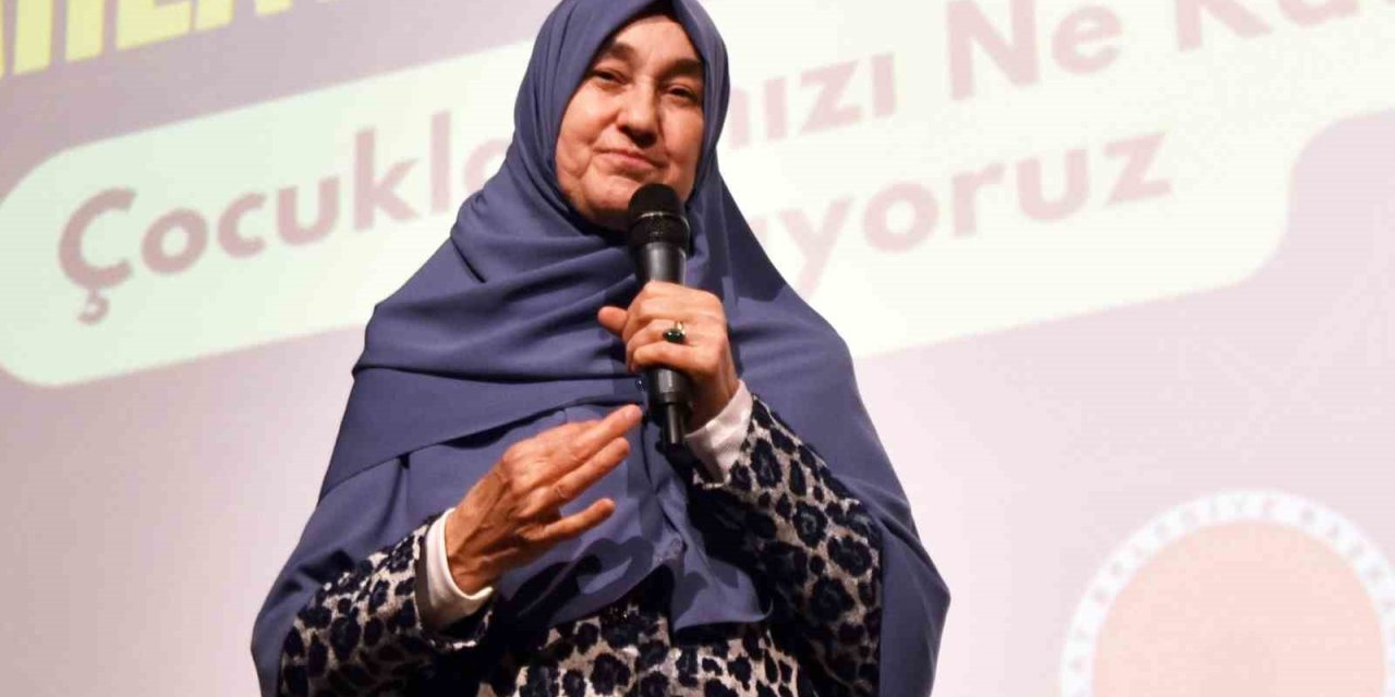 Yazar Saliha Erdim, Ahlat’ta söyleşide bulundu