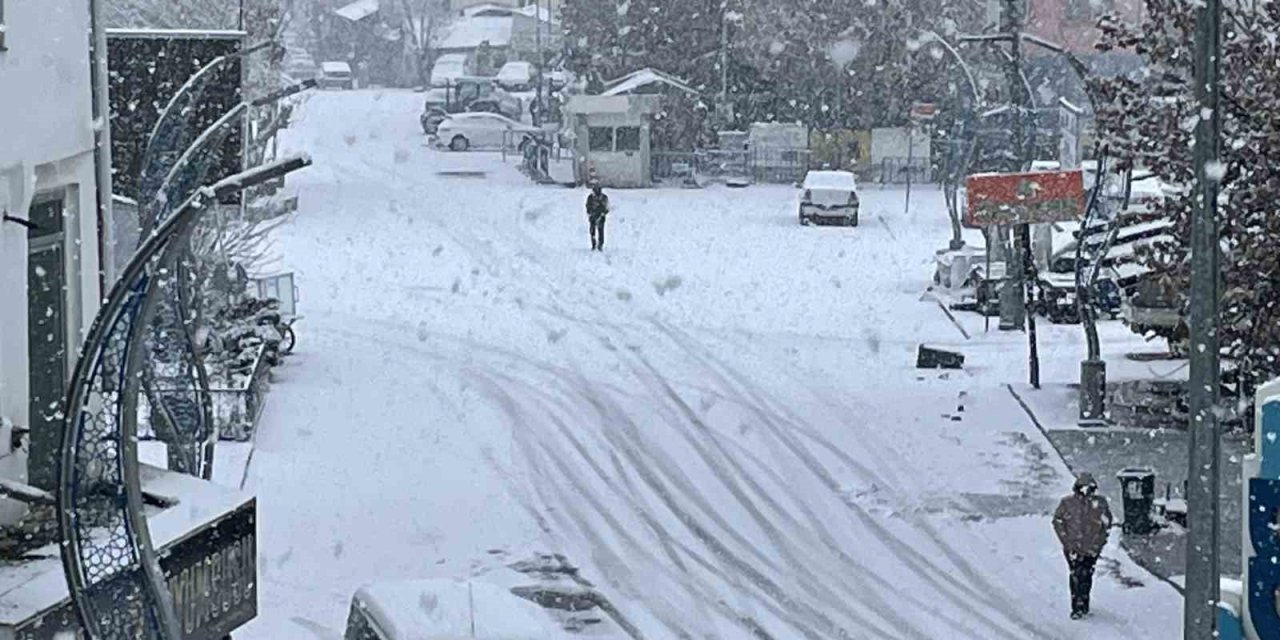 Malazgirt’te kar yağışı